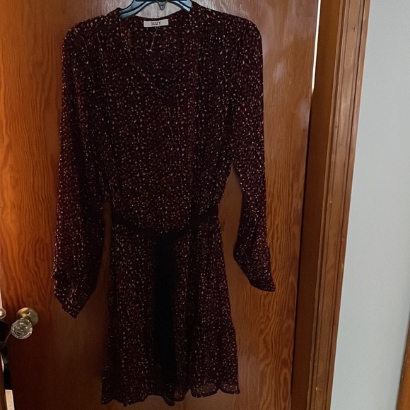 Gorgeous printed dress❤️ - Picture 2 of 3